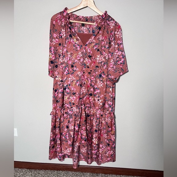 Ann Taylor Dresses & Skirts - Ann Taylor Pink and Black Floral Midi Dress with Removable Slip – Size Large